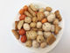 OEM चावल के टुकड़े मसालेदार स्वाद स्वस्थ स्नैक मिक्स फूड्स गैर-जीएमओ फ्राइंग से मुक्त