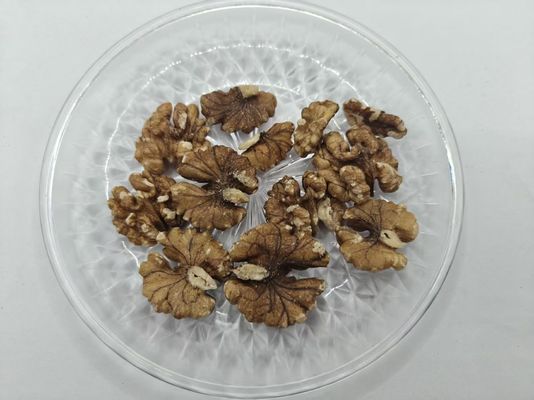 प्रीमियम रोस्टेड अनसोल्ड अखरोट के कर्नेल्स