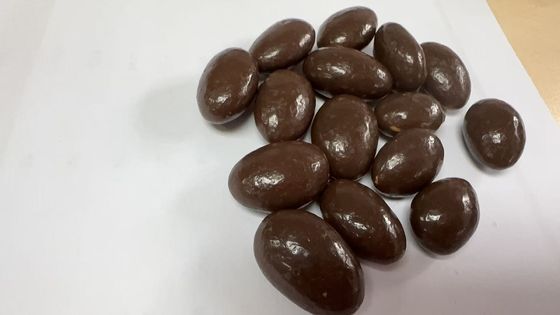 स्नैक टाइम के लिए स्वादिष्ट पौष्टिक चॉकलेट कोटेड बादाम