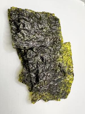 खुदरा और खाद्य उद्योग के लिए समुद्री नमक स्वाद के साथ बीआरसी प्रमाणित ग्लूटेन-मुक्त कम वसा वाले भुने हुए समुद्री शैवाल स्नैक्स