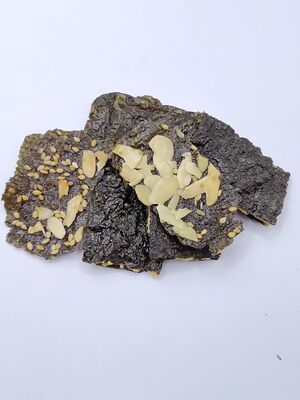 बहु-स्तरित समुद्री शैवाल सैंडविच चिप्स - कुरकुरा और स्वादिष्ट सोयाबीन स्नैक्स तैयार खाने के लिए