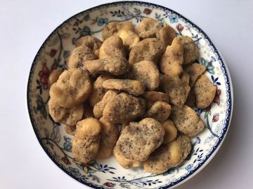 खुदरा विक्रेता बैग में ब्राउन कलर ब्रॉड बीन्स स्नैक बीबीक्यू स्वाद जीएमओ फ्री हार्ड बनावट
